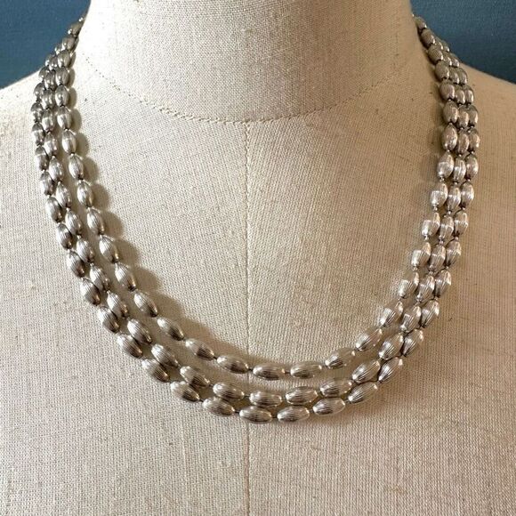 Napier vintage Long  silver tone oval beaded necklace - Picture 12 of 13